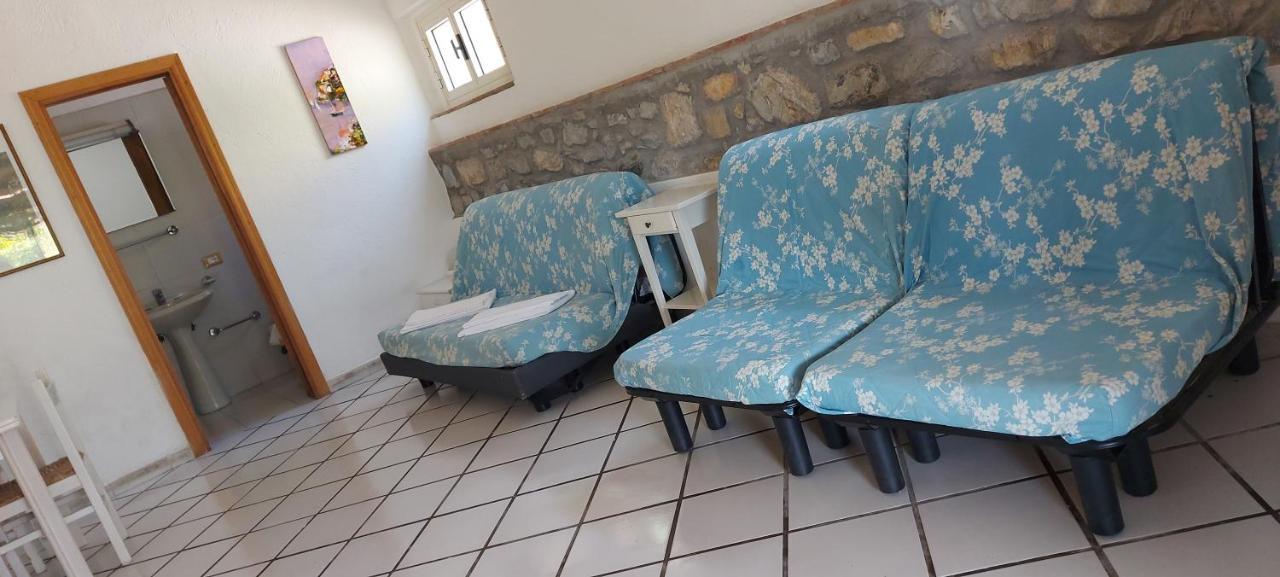 Della Luna Porto Azzurro