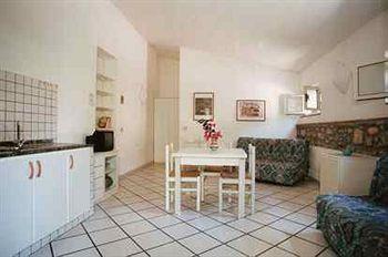 Della Luna Aparthotel 3*